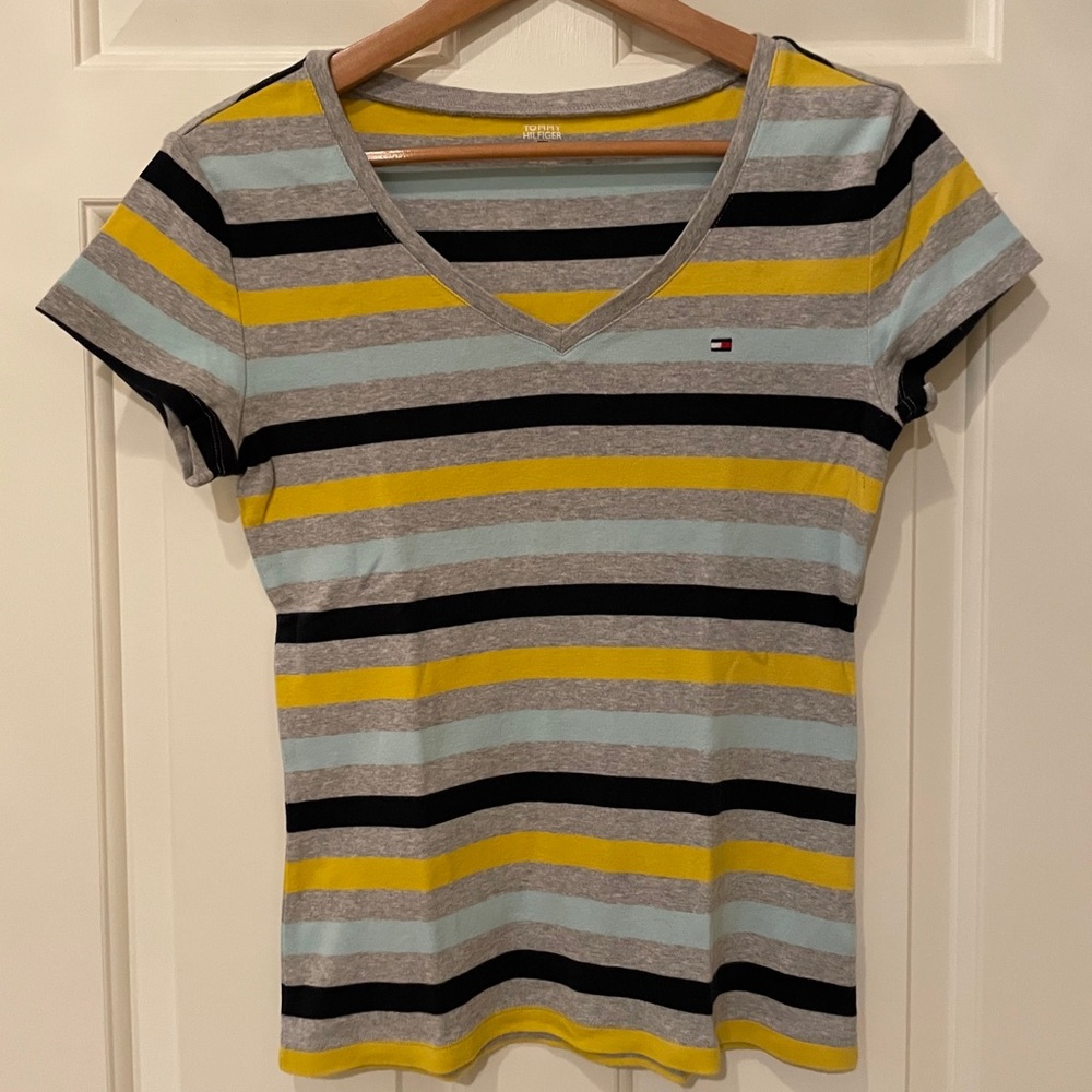 Cute short sleeve Tommy Hilfiger top